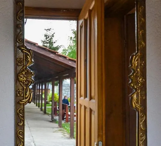 Antik Sobe Gasthof Foca